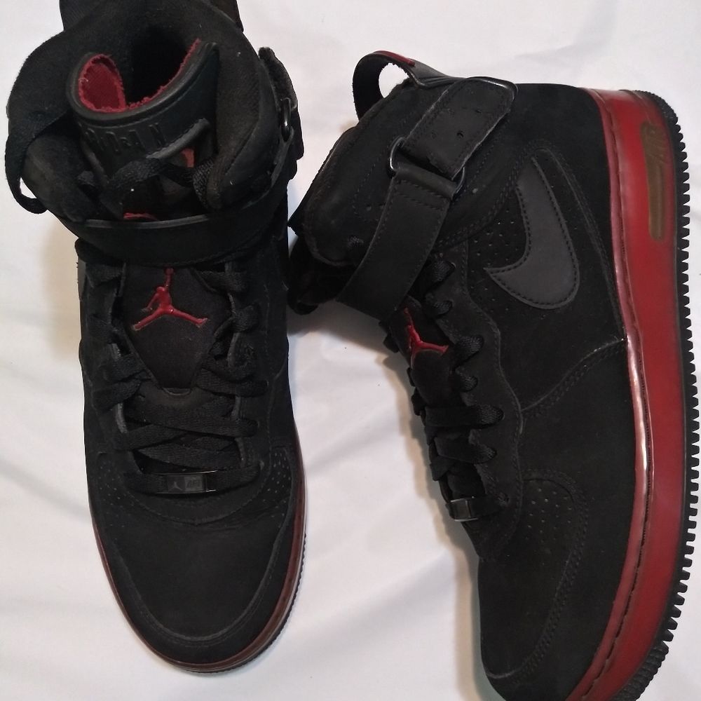 Air Jordan Fusion 6 'Black Infrared'. Size 10.5.  Rare Pair of Jordan's.